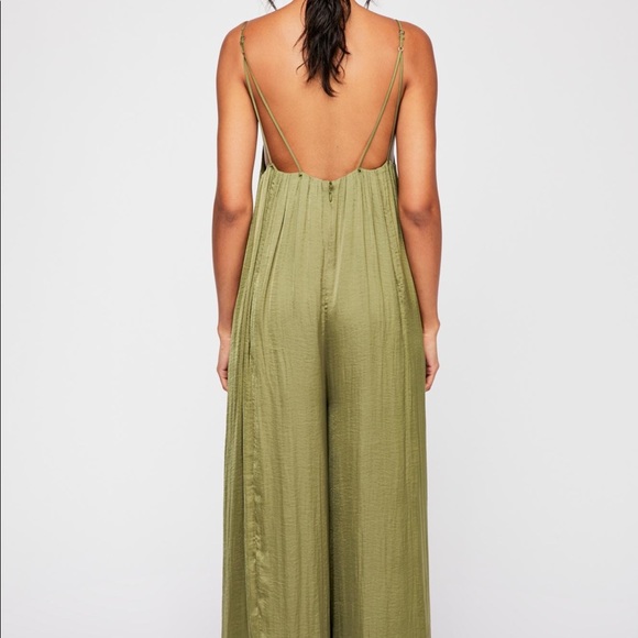 🔥Free People Parker Jumpsuit Satin Silky Green🔥 - Picture 9 of 10
